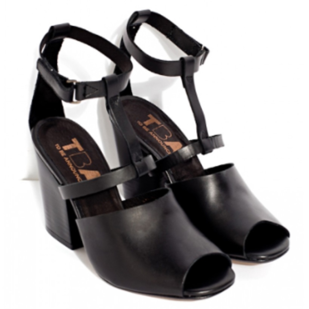 TBA LEATHER KINNEY HEELS